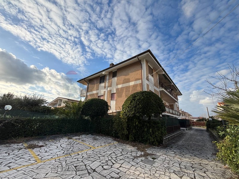 Quadrilocale in Vendita a Ardea, 179'000&euro;, 90 m²