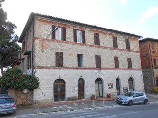 Appartamento in Vendita a Asciano, 96'000&euro;, 379 m²