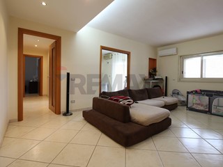 Trilocale in Vendita a Catania, 105'000&euro;, 90 m²