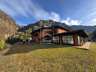 Appartamento in Vendita a Idro, 400'000&euro;, 317 m²