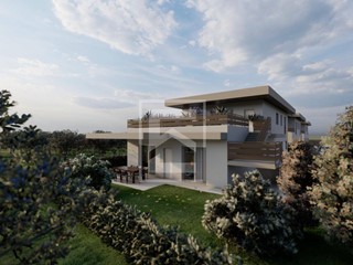 Quadrilocale in Vendita a Puegnago sul Garda, 420'000&euro;, 135 m²