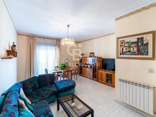 Appartamento in Vendita a Aci Catena, 82'000&euro;, 125 m²