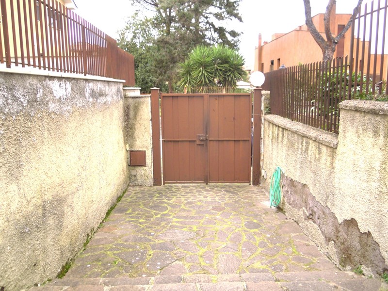 Quadrilocale in Vendita a Roma, 250'000&euro;, 110 m², con Box