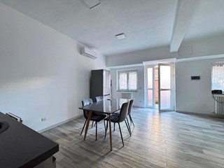 Bilocale in Vendita a Milano, 225'000&euro;, 60 m², arredato