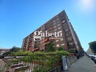 Quadrilocale in Vendita a Torino, 229'000&euro;, 115 m²