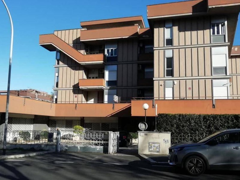 Ufficio in Vendita a Roma, 1'200'000&euro;, 790 m²