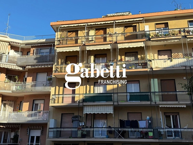 Appartamento in Vendita a Imperia, 220'000&euro;, 117 m²