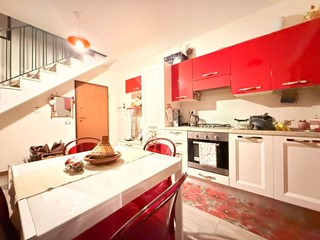 Trilocale in Vendita a Roma, 195'000&euro;, 70 m², arredato