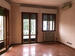 Appartamento in Affitto a Adria, 600&euro;, 130 m²