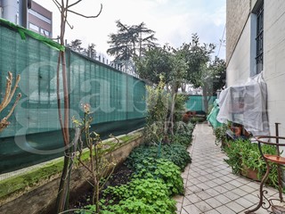 Trilocale in Vendita a Bologna, 275'000&euro;, 80 m², con Box
