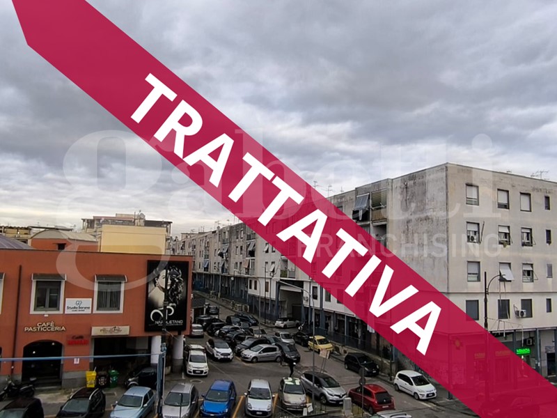 Bilocale in Vendita a Napoli, 90'000&euro;, 55 m²
