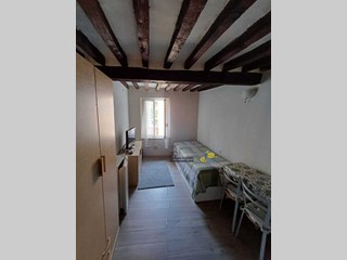 Monolocale in Affitto a Parma, zona Centro storico, 390&euro;, 23 m², arredato