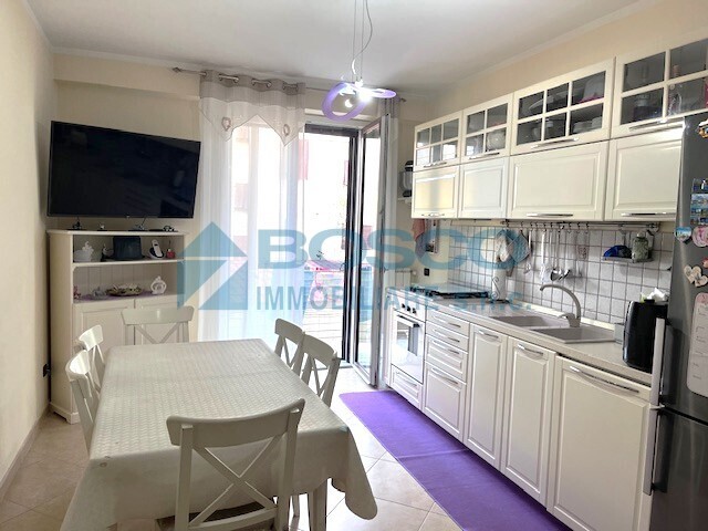 Quadrilocale in Vendita a Santo Stefano di Magra, 180'000&euro;, 83 m², con Box