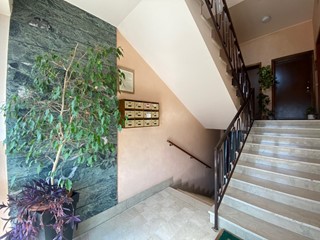 Bilocale in Vendita a Brescia, 120'000&euro;, 89 m², con Box