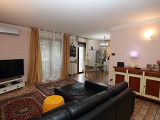 Trilocale in Vendita a San Clemente, 198'000&euro;, 90 m², con Box