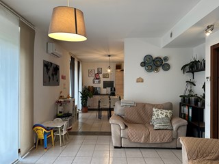 Trilocale in Vendita a Borgomanero, 250'000&euro;, 130 m², arredato, con Box