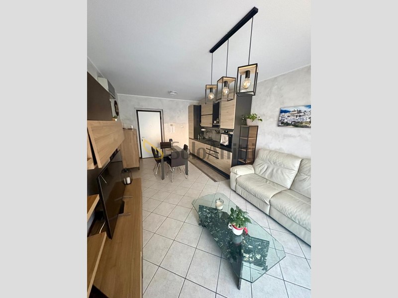 Bilocale in Affitto a Meda, 727&euro;, 61 m², arredato, con Box