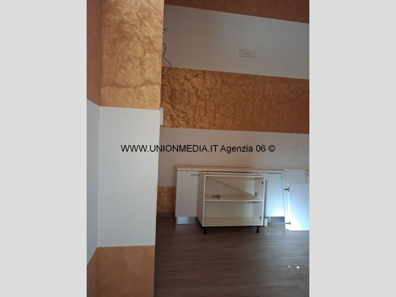 Capannone in Affitto a Arcola, zona Ressora, 400&euro;, 36 m²