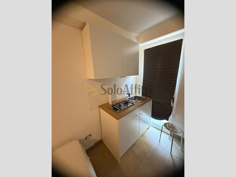Monolocale in Affitto a Reggio Emilia, zona Tondo, 750&euro;, 30 m²