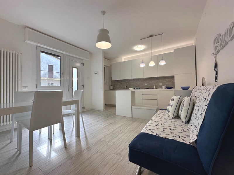 Trilocale in Vendita a Lignano Sabbiadoro, zona Lignano Pineta, 300'000&euro;, 65 m², arredato