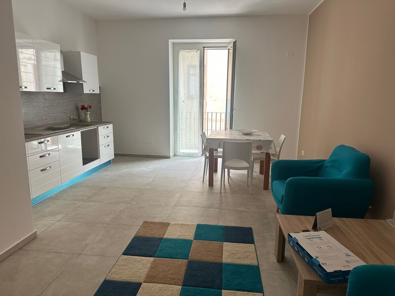 Appartamento in Affitto a Alcamo, zona VIA FRANCESCO CRISPI, 440&euro;, 110 m²