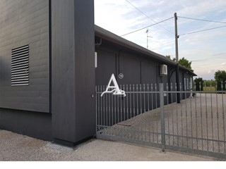 Negozio in Vendita a Villa Bartolomea, 140'000&euro;, 460 m²