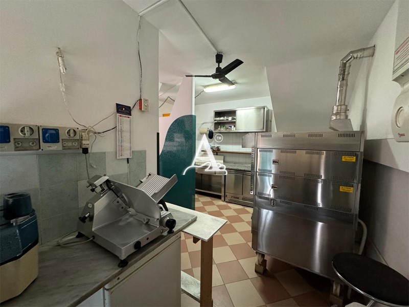 Negozio in Vendita a Isola Rizza, 50'000&euro;, 50 m²