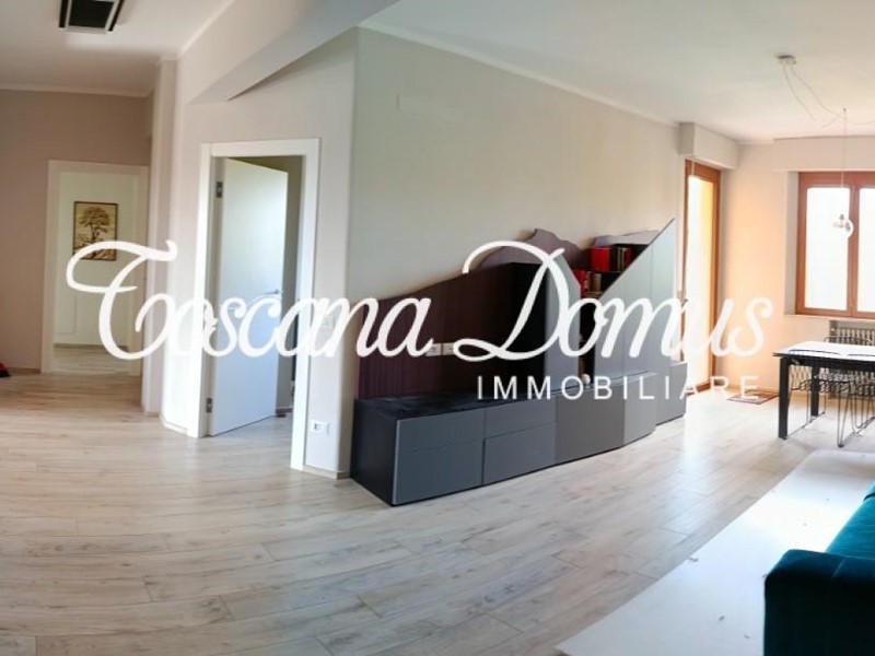 Appartamento in Vendita a Siena, 360'000&euro;, 120 m², arredato