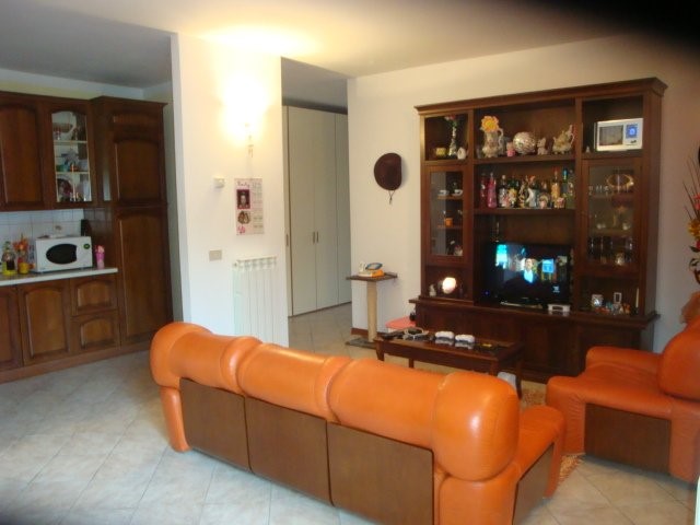Trilocale in Vendita a Lucca, zona San Gemignano, 160'000&euro;, 70 m²