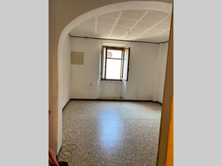 Appartamento in Vendita a Poggibonsi, zona Staggia, 75'000&euro;, 90 m², arredato