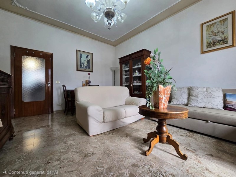 Appartamento in Vendita a Siena, 295'000&euro;, 112 m², con Box