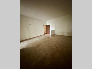 Trilocale in Vendita a Campiglia Marittima, zona Venturina, 79'000&euro;, 77 m²