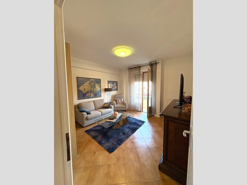 Appartamento in Vendita a Campiglia Marittima, zona Venturina, 160'000&euro;, 78 m², arredato, con Box