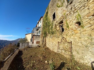 Rustico in Vendita a Bagni di Lucca, 37'000&euro;, 160 m²