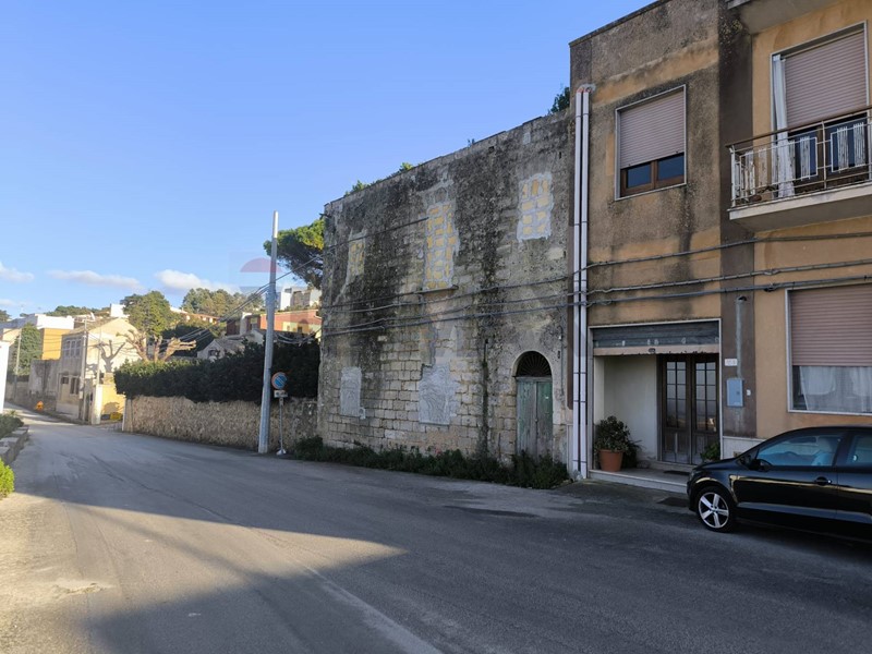 Casa Indipendente in Vendita a Valderice, 40'000&euro;, 498 m²