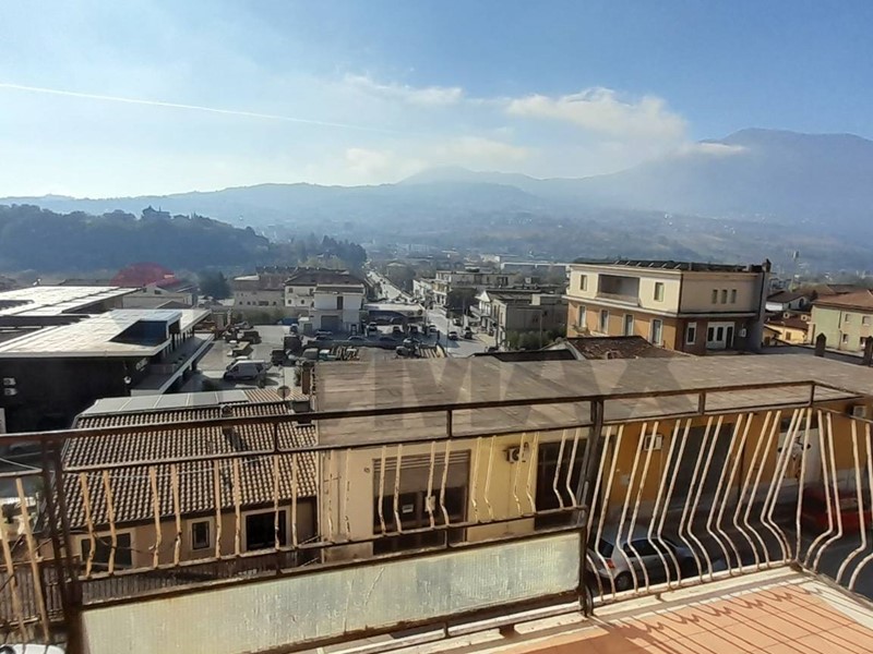 Appartamento in Vendita a Ponte, 100'000&euro;, 197 m²