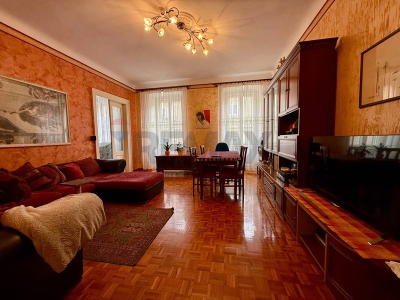 Quadrilocale in Vendita a Trieste, 240'000&euro;, 119 m²