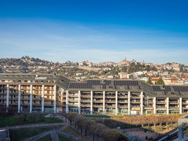 Attico in Vendita a Bergamo, 335'000&euro;, 133 m²