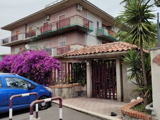 Appartamento in Vendita a Catania, 130'000&euro;, 126 m²