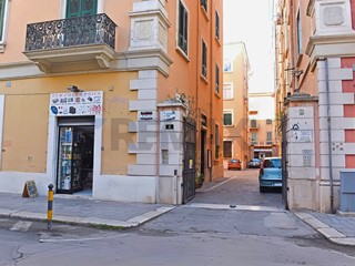 Appartamento in Vendita a Foggia, 139'000&euro;, 179 m²