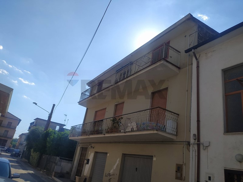 Quadrilocale in Vendita a Vairano Patenora, 75'000&euro;, 115 m²