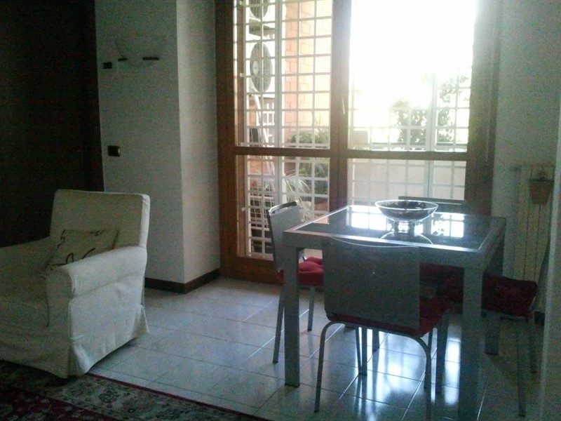 Bilocale in Vendita a Roma, 225'000&euro;, 65 m²