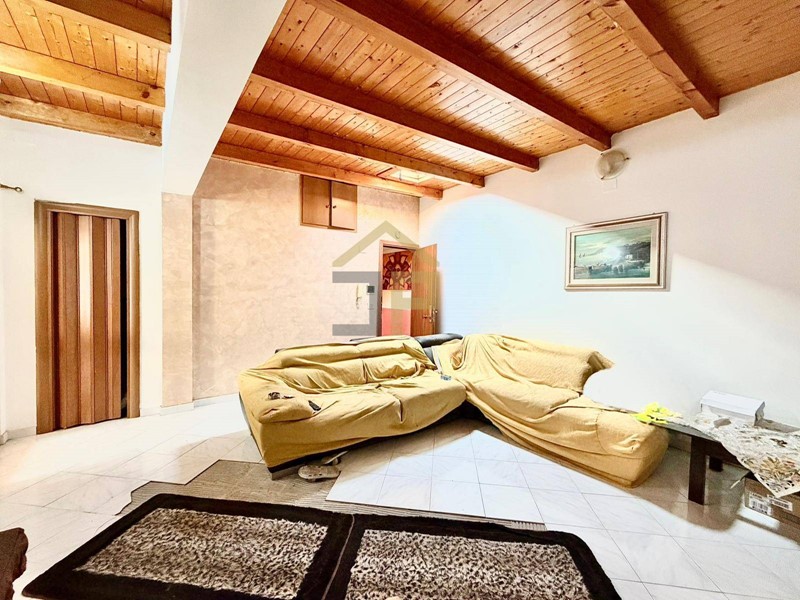 Quadrilocale in Vendita a Balestrate, 70'000&euro;, 100 m²