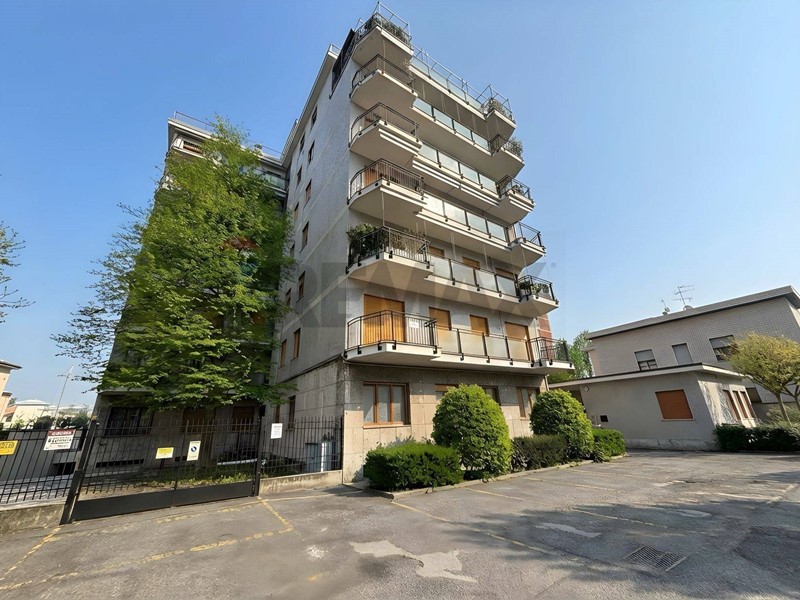 Trilocale in Vendita a Monza, 260'000&euro;, 72 m²