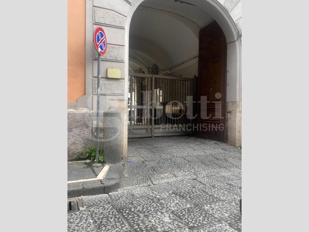 Appartamento in Vendita a Aversa, 780'000&euro;, 220 m², con Box