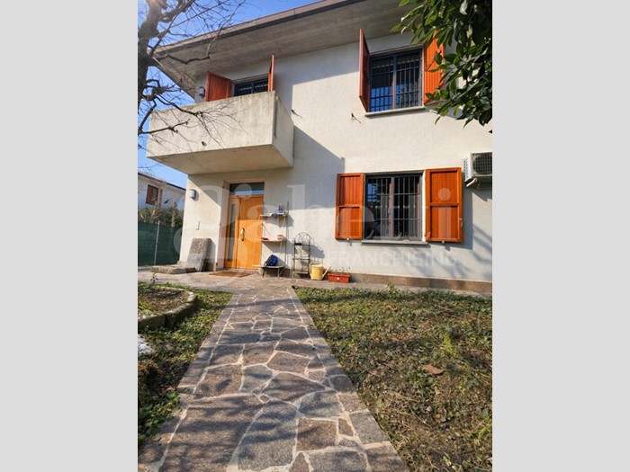 Villa bifamiliare in Vendita a Minerbio, 320'000&euro;, 171 m², con Box