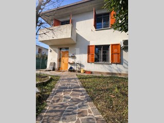 Villa bifamiliare in Vendita a Minerbio, 320'000&euro;, 171 m², con Box