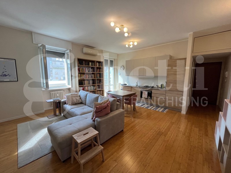 Appartamento in Affitto a Milano, 1'250&euro;, 68 m², arredato