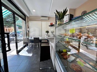 Attività commerciale in Vendita a Bologna, 80'000&euro;, 60 m²