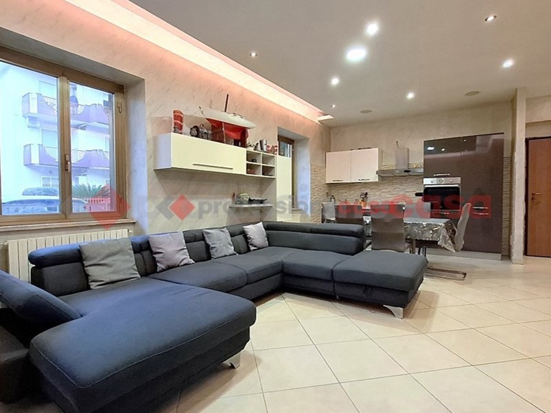 Trilocale in Vendita a Aprilia, 155'000&euro;, 100 m²